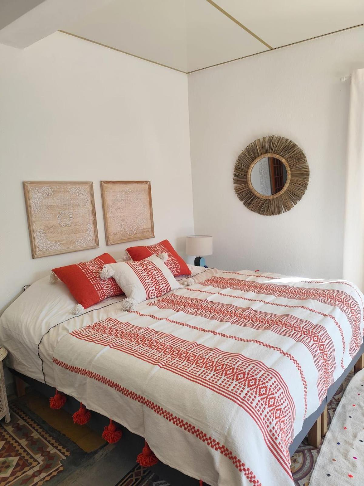 Casa Louisa Bed & Breakfast Serralongue Bagian luar foto